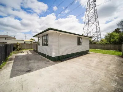 12a Everitt Road, Otara, NZ 2013