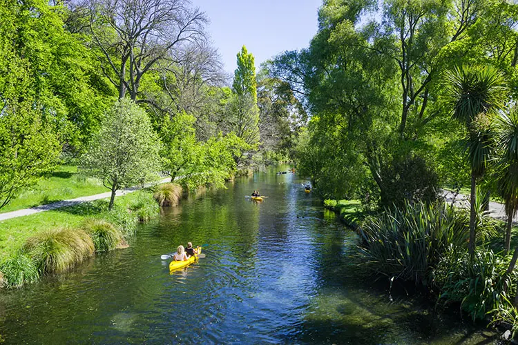 Đi thuyền trên sông Avon