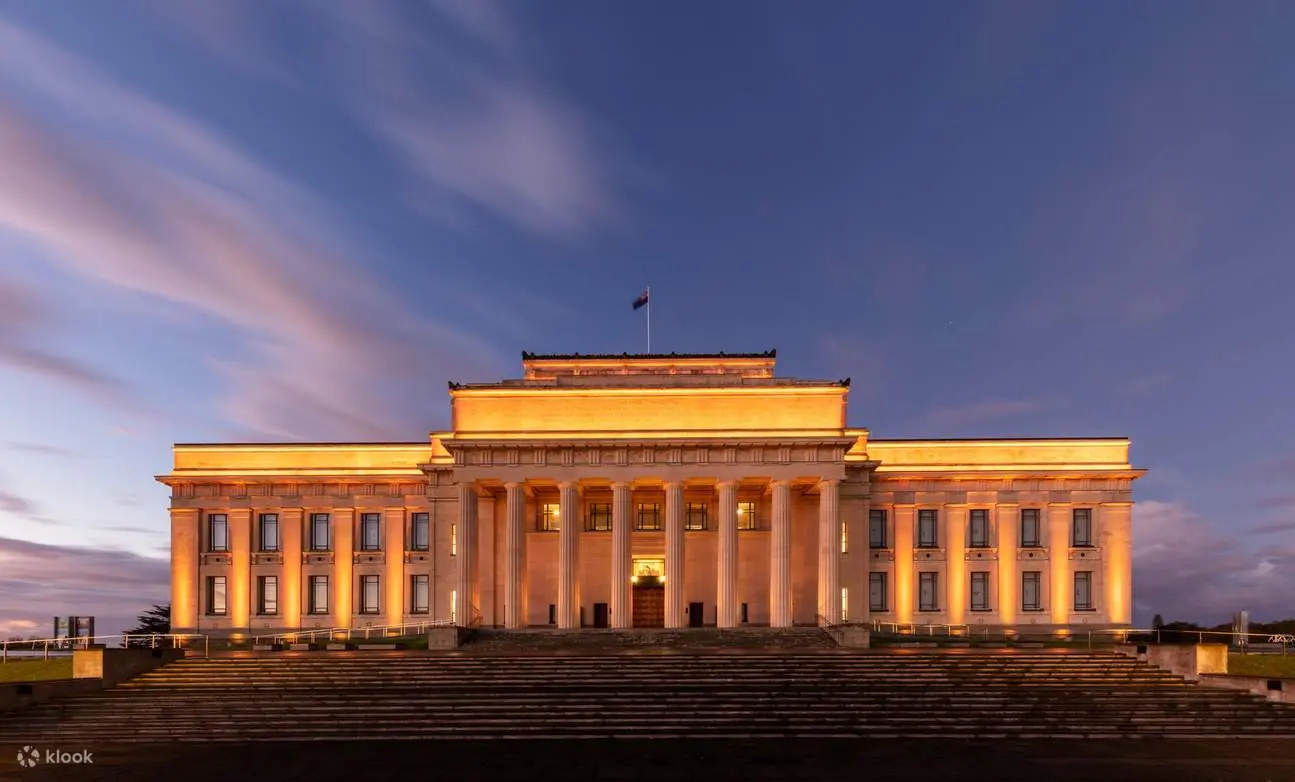 Auckland War Memorial Museum — hay còn được biết đến với tên Māori là Tāmaki Paenga Hira
