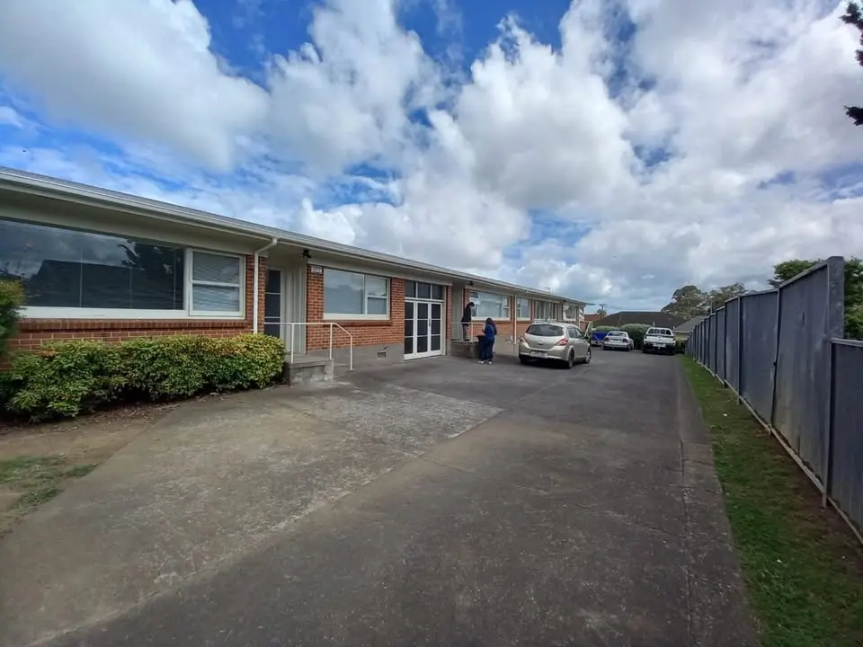 Phòng Ngủ Chính Rộng Rãi – Northcote, Auckland